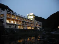 Hotel Myoken Tanaka Kaikan فنادق في كيريشيما