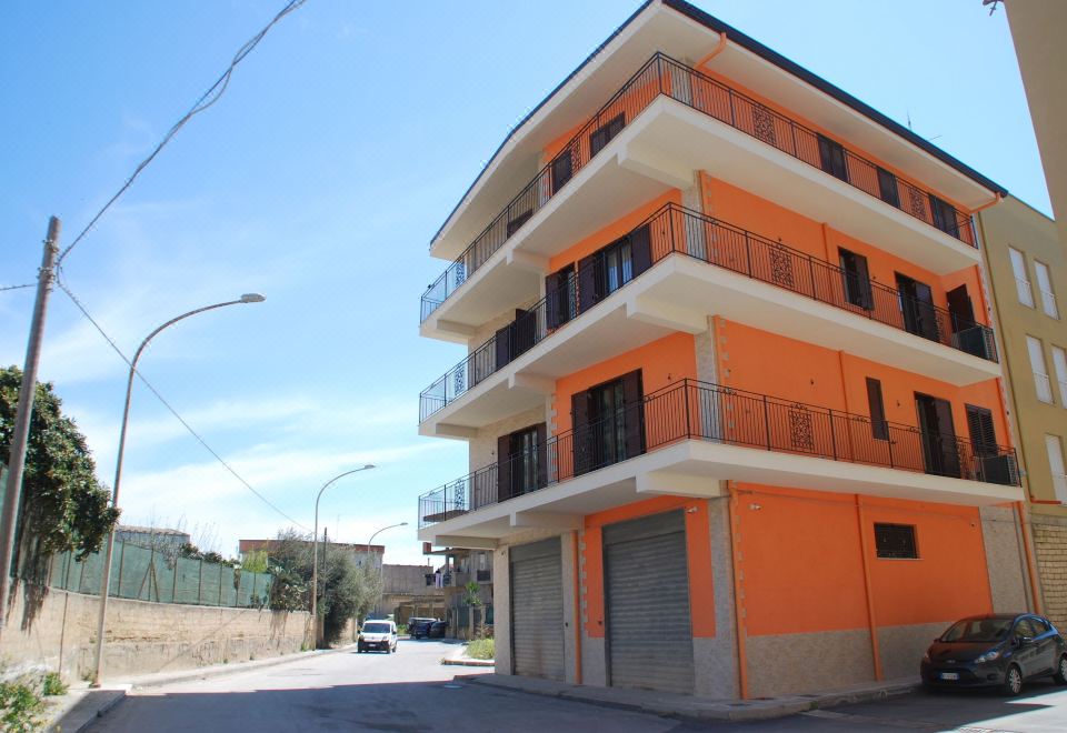 Daphnae House
