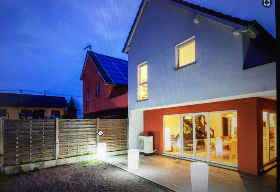 Les Maisons Solaires Contact O6614O9II9 Villa Pour 15 Pers Maxi - Housity