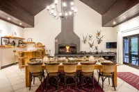 Wildehondekloof Game Lodge Hotels in Oudtshoorn