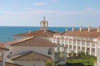 Hotel Riu Chiclana - All Inclusive Các khách sạn gần Baluarte de Zuazo