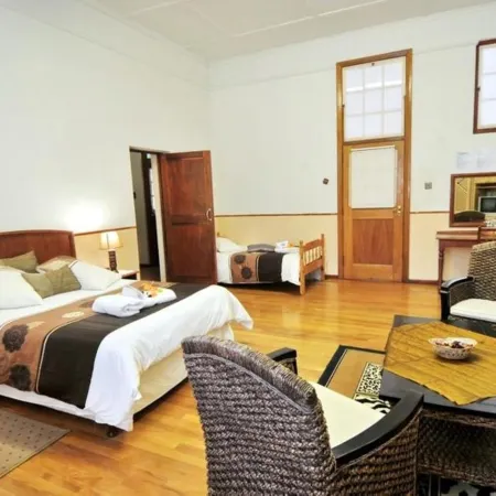 Oasis Country Lodge