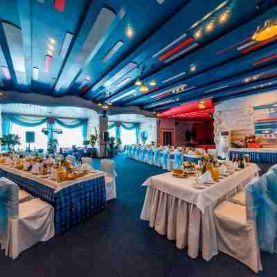 Hotel Volga Dining/Meeting Rooms