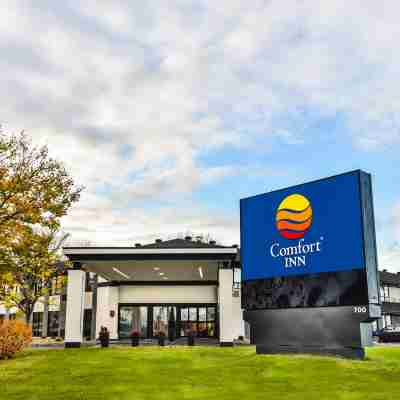 Comfort Inn Montreal Aeroport Hotel Exterior
