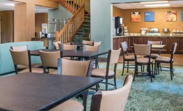 Comfort Inn Pine Grove - Housity