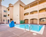 Comfort Inn & Suites Moreno Valley Near March Air Reserve Base - Uima-altaat