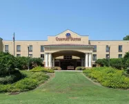 Russell Inn & Suites فنادق في Starkville
