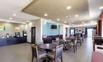 Quality Inn & Suites Victoria East