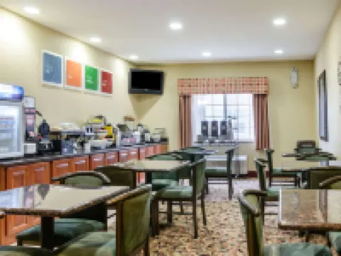 Super 8 by Wyndham Great Bend Hotels in Great Bend