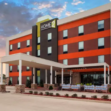 Home2 Suites by Hilton Lake Charles Отели рядом с достопримечательностью «Север Бич»