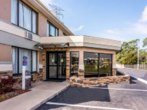 Quality Inn Hotels in Brent