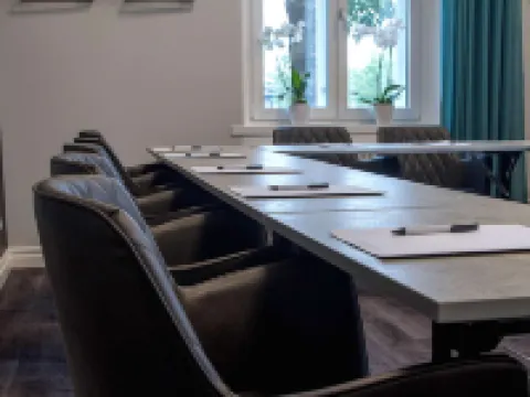 리빙 스테이션 외레브로 호텔