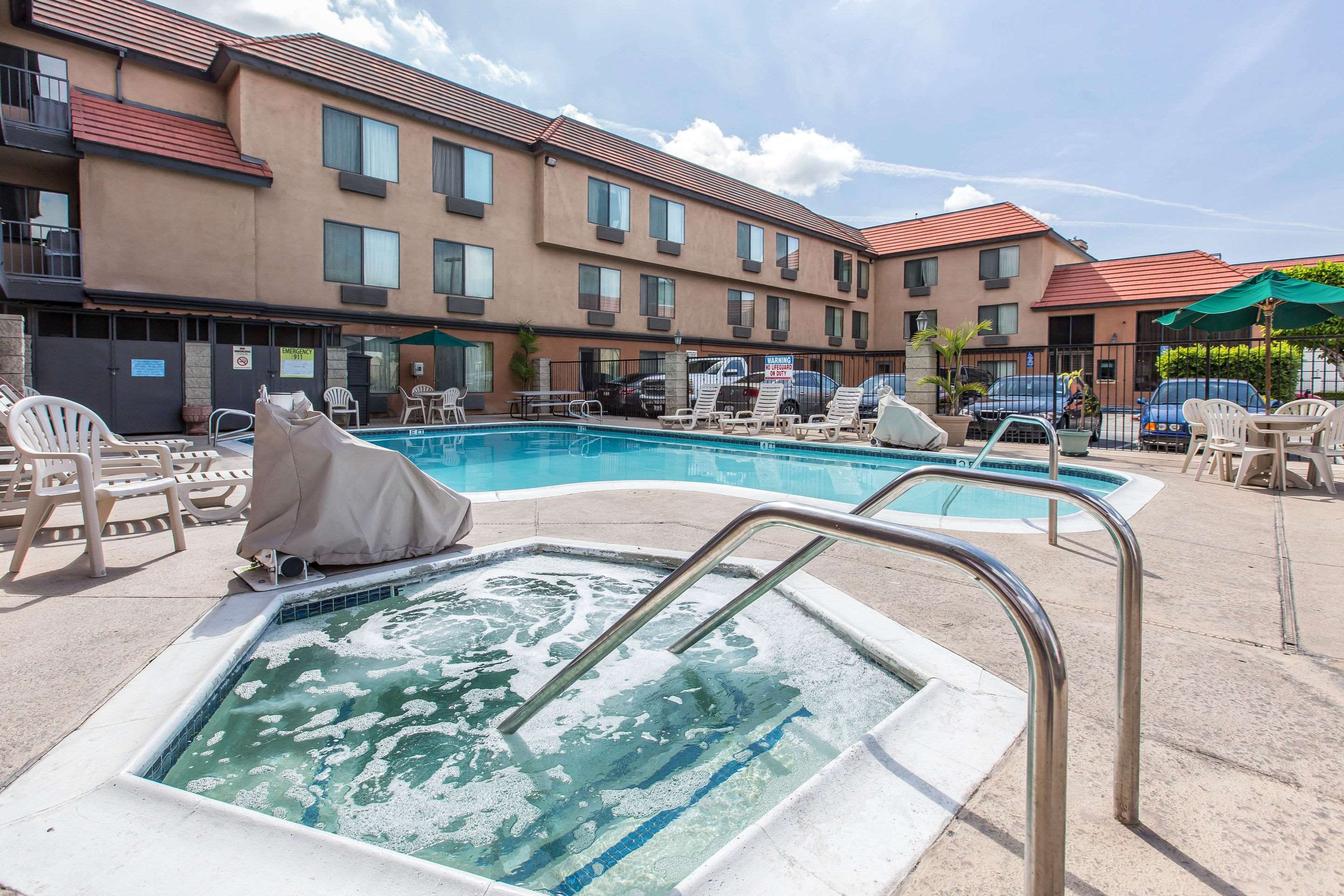 Quality Inn & Suites Bell Gardens - Los Angeles