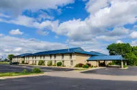 Quality Inn & Suites - 2-Star