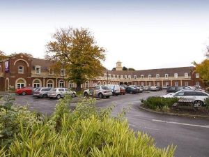 Premier Inn Manchester Trafford Centre South