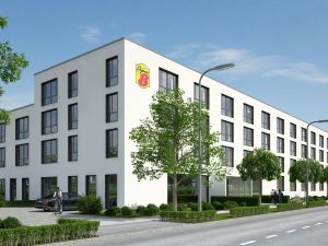 Super 8 by Wyndham Munich City North