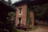 Sapphire Holiday Resort Hotels near Okapathana Ella