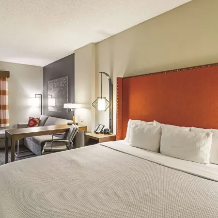 La Quinta by Wyndham Orange County Airport