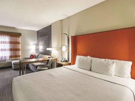 La Quinta by Wyndham Orange County Airport