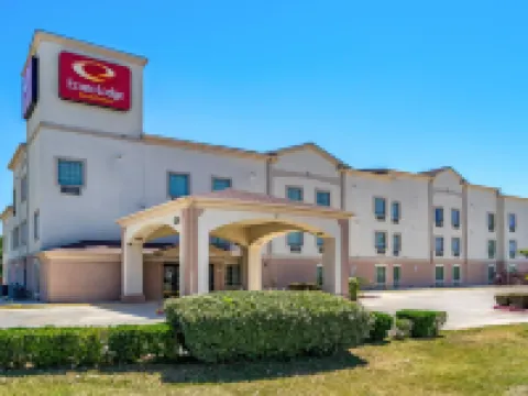 AmericInn by Wyndham New Braunfels Hotels near Wurstfest German- Texan Festival