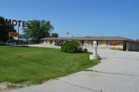 Edgetowner Motel - parking
