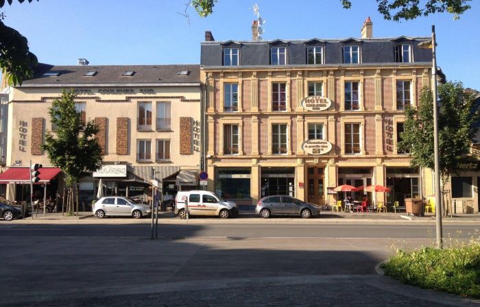 Hotel Couleurs Sud Avec Ascenseur et Restaurant Gare - Centre Ville Charleville-Mézières
