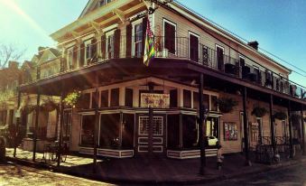 Royal Street Inn & Bar