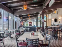 Quality Hotel & Suites at the Falls Hotels near Niagara Scow