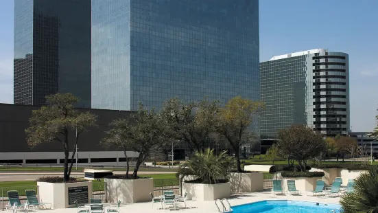 DoubleTree by Hilton Hotel Houston - Greenway Plaza