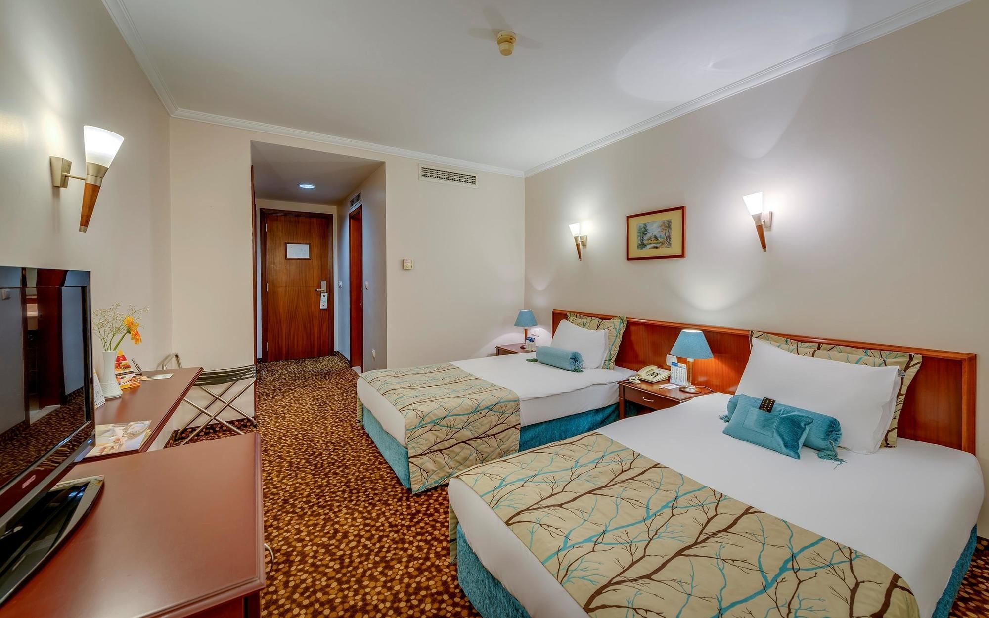 Best Western Plus Khan Hotel