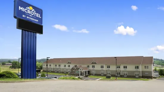 Microtel Inn & Suites by Wyndham Mineral Wells/Parkersburg