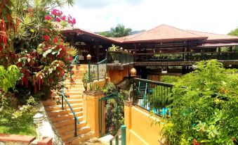 Jarabacoa River Club & Resort