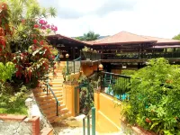 Jarabacoa River Club & Resort Hotel a 