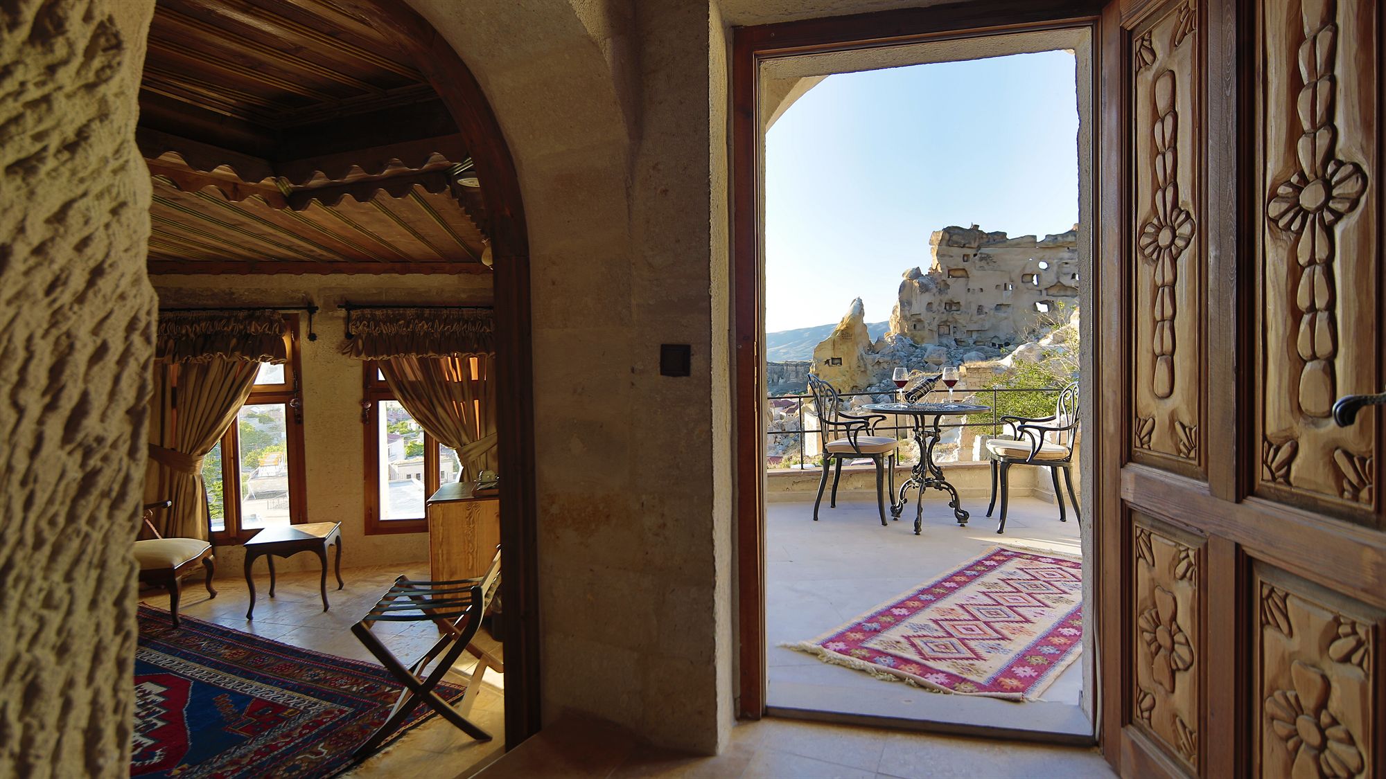 Phocas Cave Suites