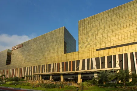 City of Dreams - Nobu Hotel Manila Отели рядом с достопримечательностью «Arista Place»