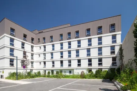 B&B Hotel Paris Romainville Noisy-Le-Sec Отели рядом с достопримечательностью «Chapelle Notre-Dame-de-l'Étoile de Bobigny»