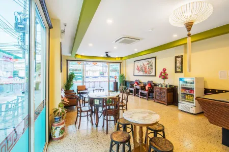 Le Hua Hotel Отели рядом с достопримечательностью «VR COMPUTER PHUKET»