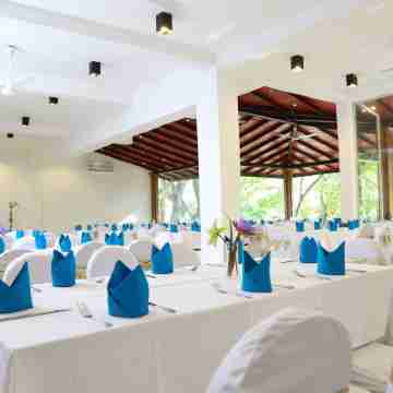Grand Kalundawa Resort Dining/Meeting Rooms