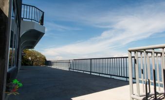Jaynet Oceanview Resort - Housity
