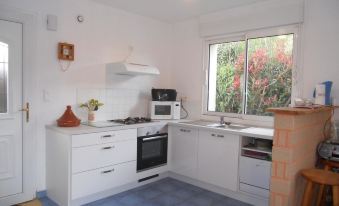 House with One Bedroom in Lannion, with Enclosed Garden and Wifi - 3 km from The Beach