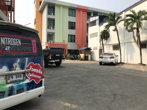 Thanakorn Garden Hotel Hotel di Uttaradit