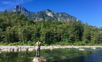 Huckleberry Hideout - One Bedroom Cabin with Hot Tub