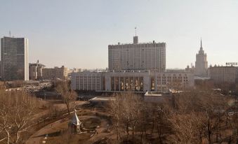 Luxkv Apartment on  Druzhinnikovskaya