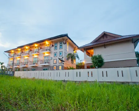 โรงแรมฟ้าหลวงเรสซิเด้นซ์ โรงแรมในอำเภอเมืองพิจิตร