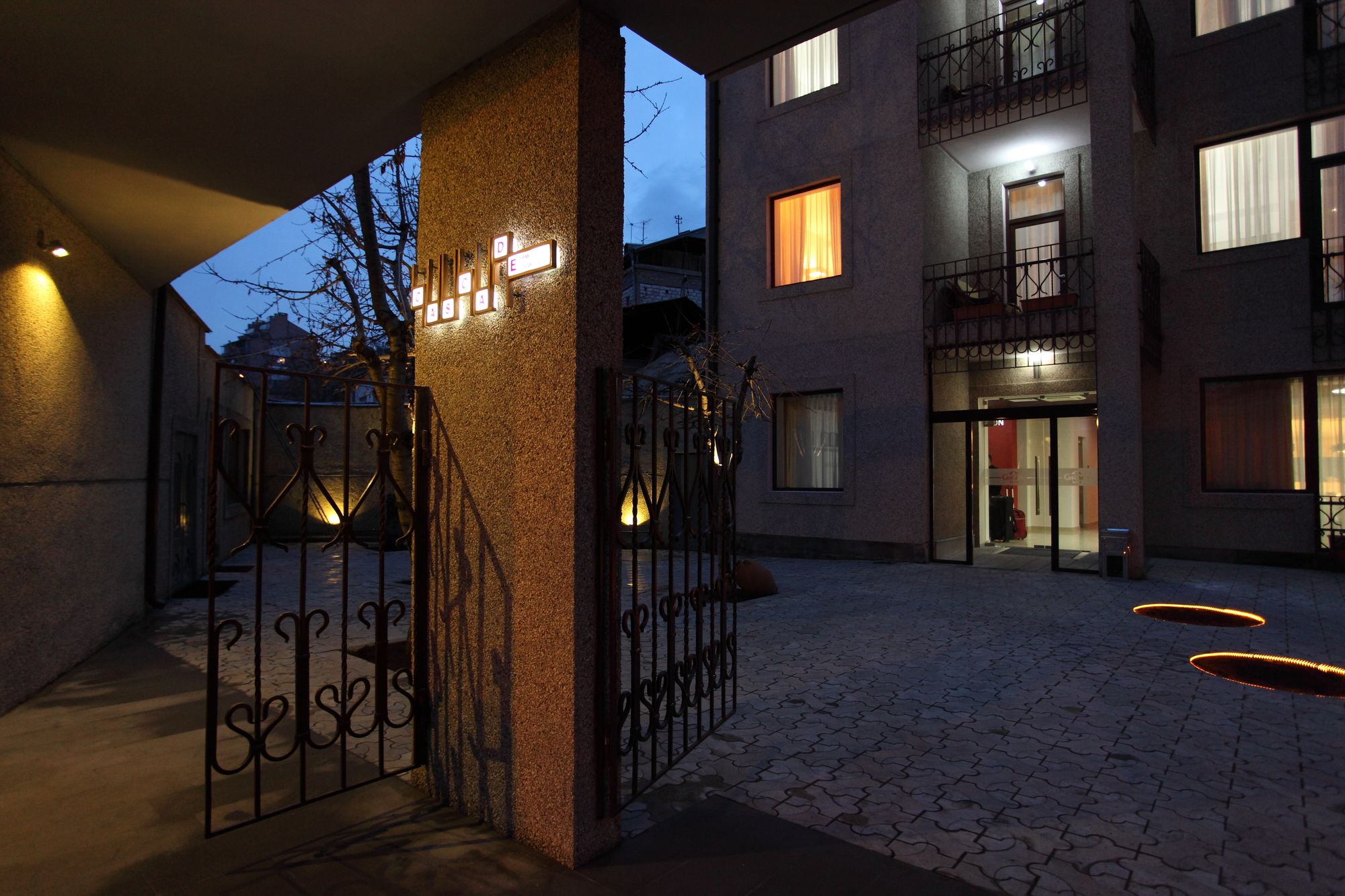 Cascade Hotel