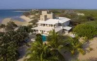 The Majlis Resort Hotels in Shela