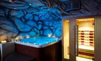 Hotel Edelweiss - Housity