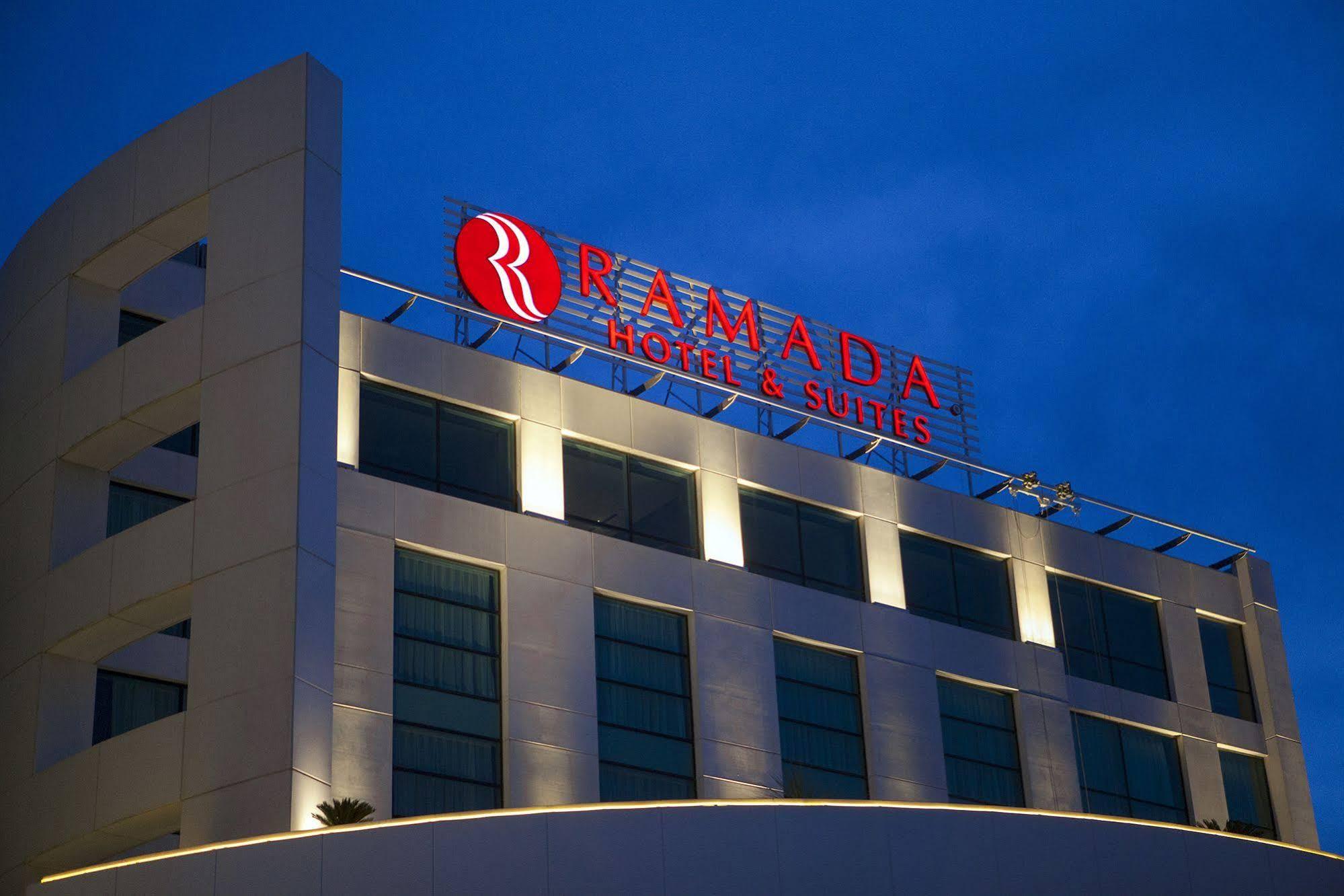 Ramada Hotel & Suites by Wyndham Izmir Kemalpasa