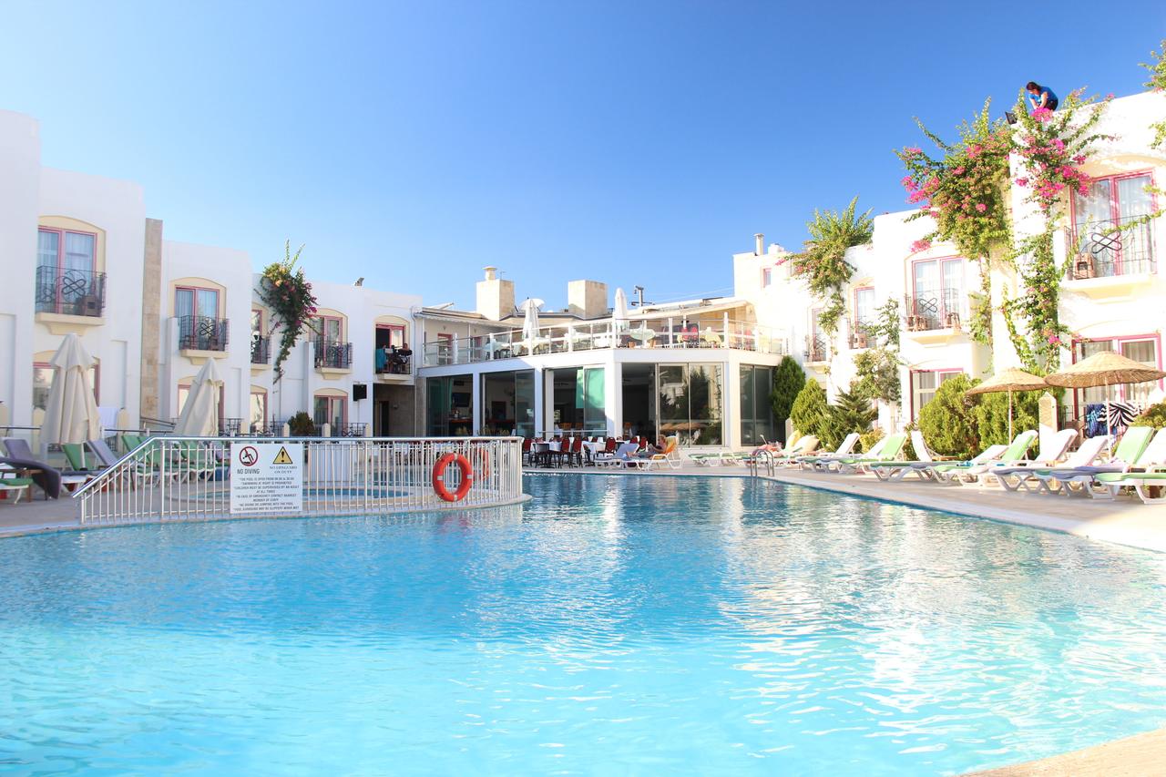 Serpina Hotel