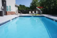 La Quinta Inn & Suites by Wyndham Rome - Pools